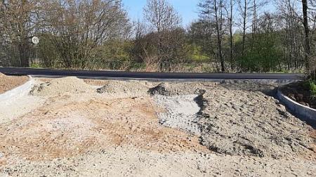 Bild: Asphaltierung Travewiesenweg