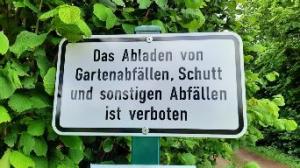 Bild: Neue Schilder an den Wegen